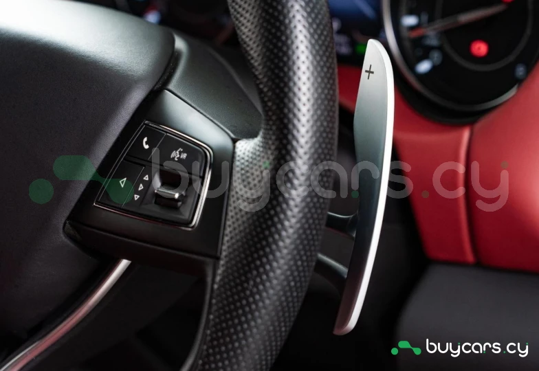 Maserati Levante Белый