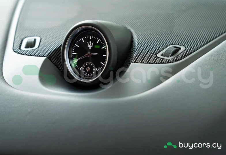 Maserati Levante Белый