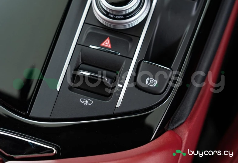 Maserati Levante Белый