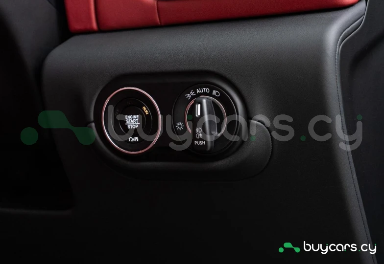 Maserati Levante Белый