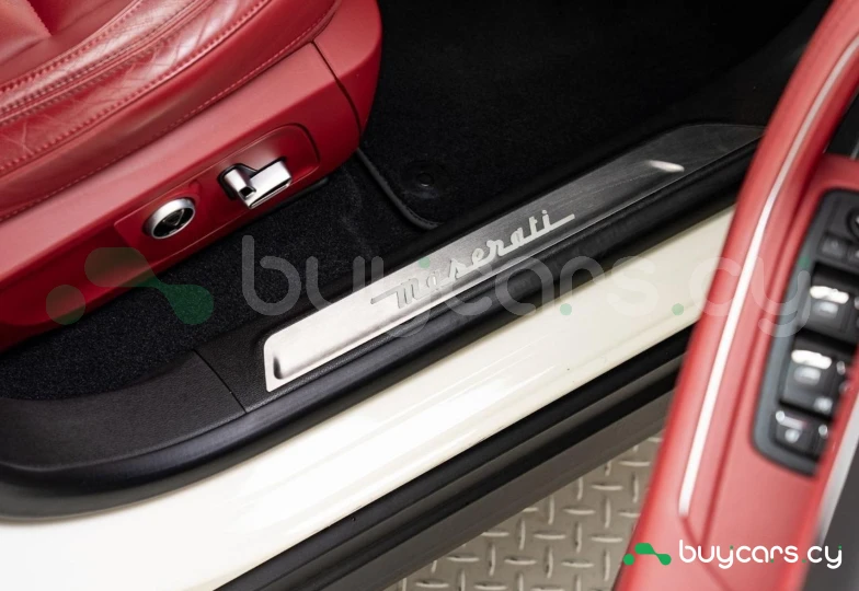 Maserati Levante Белый