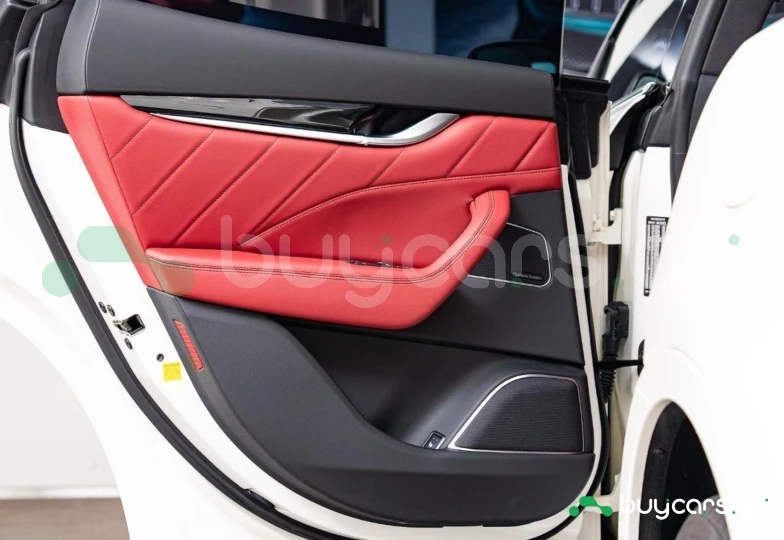 Maserati Levante Белый