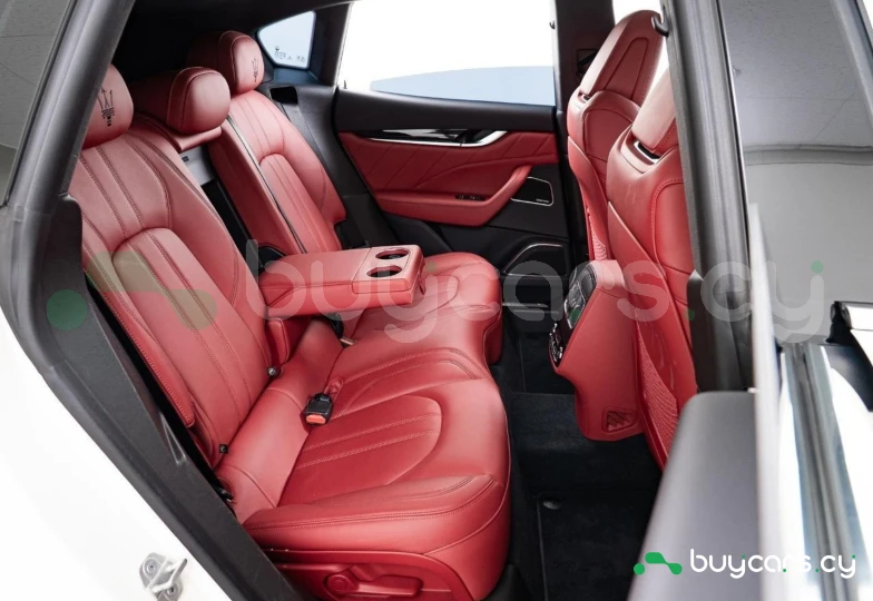 Maserati Levante Белый