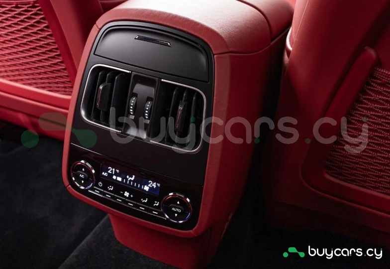 Maserati Levante Белый