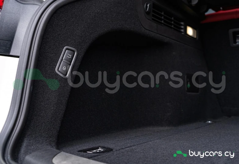 Maserati Levante Белый