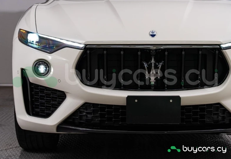 Maserati Levante Белый