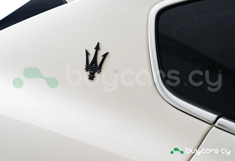 Maserati Levante Белый