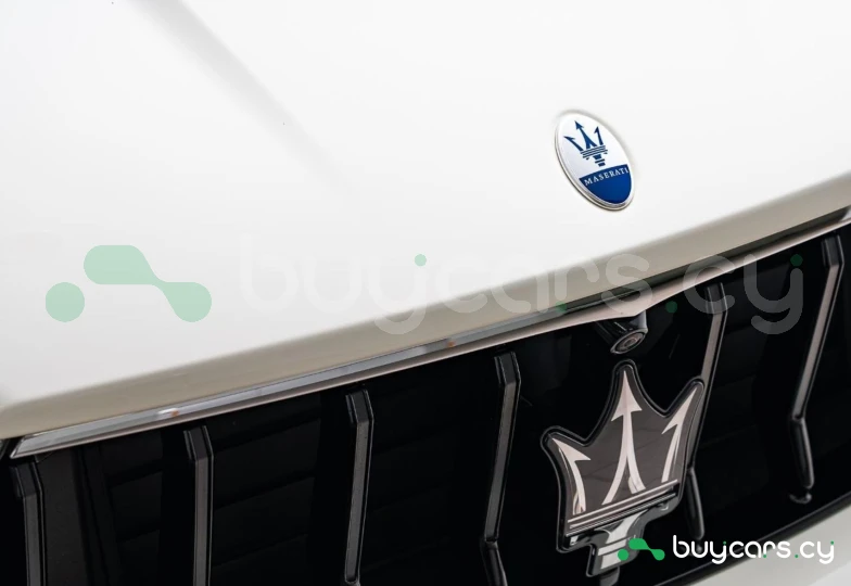 Maserati Levante Белый