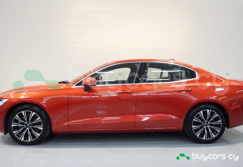 Volvo S60 Красный