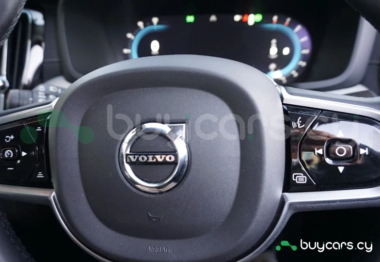 Volvo S60 Красный