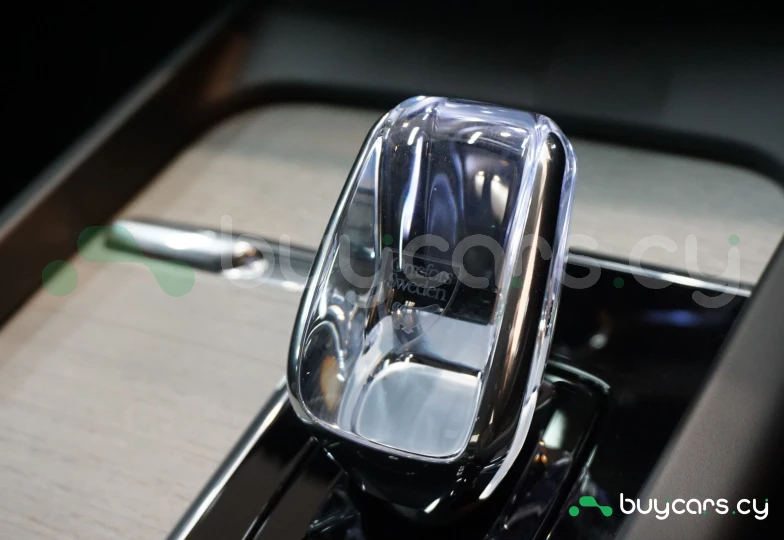 Volvo S60 Красный