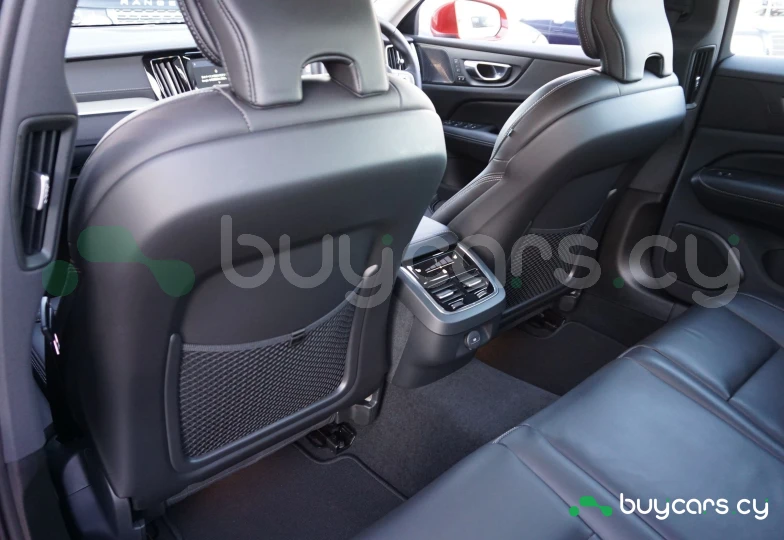 Volvo S60 Красный