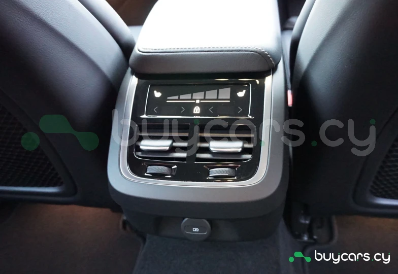 Volvo S60 Красный