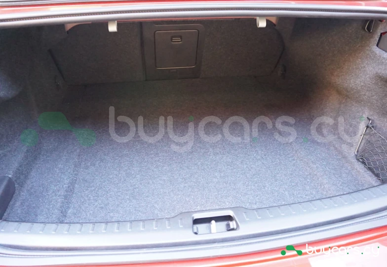 Volvo S60 Красный