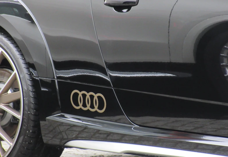 Audi TTS Memorial Edition, 2023 - 25