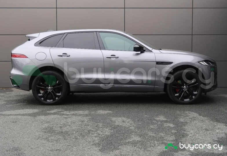 Jaguar F-Pace Серый