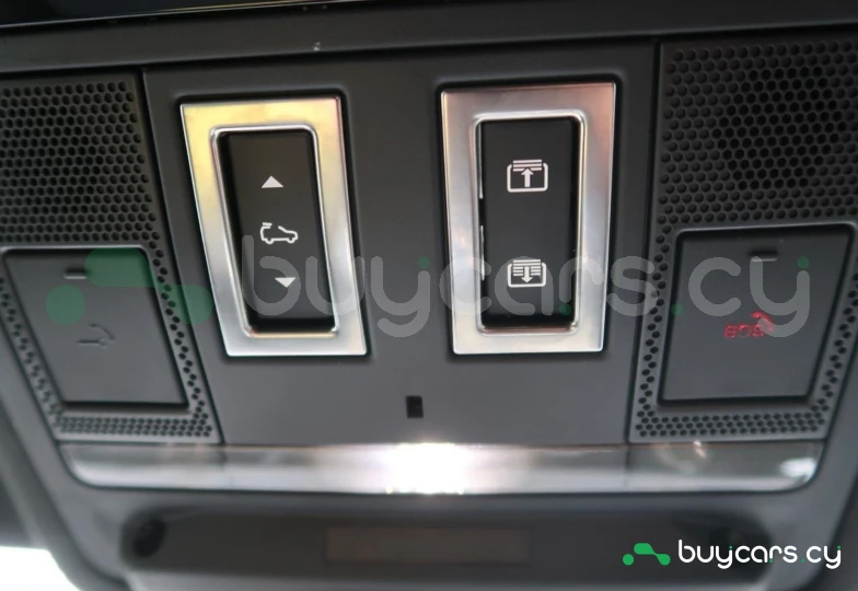 Jaguar F-Pace Серый