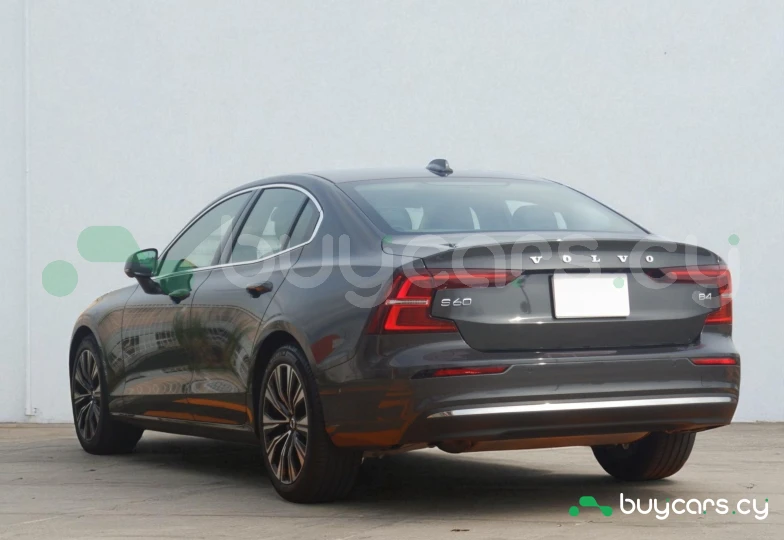 Volvo S60 Серый