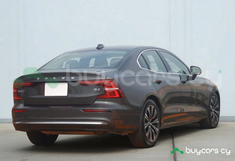 Volvo S60 Серый