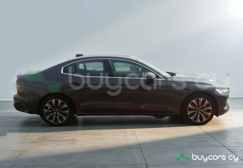 Volvo S60 Серый