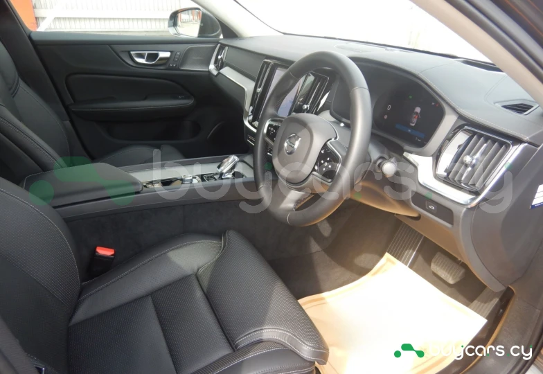 Volvo S60 Серый