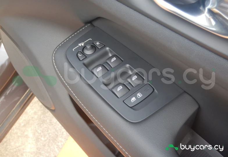 Volvo S60 Серый