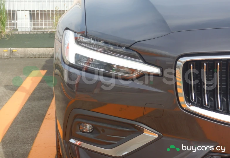 Volvo S60 Серый