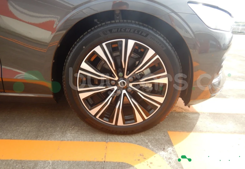 Volvo S60 Серый