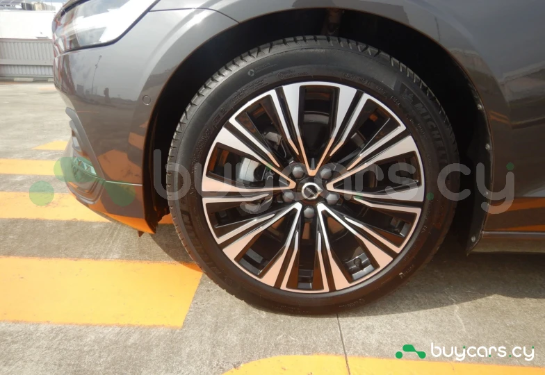 Volvo S60 Серый