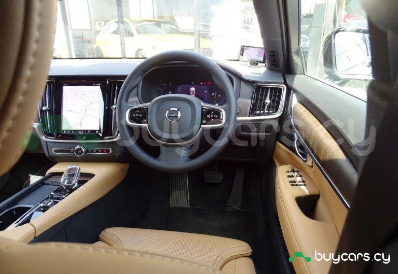 Volvo V90 Черный