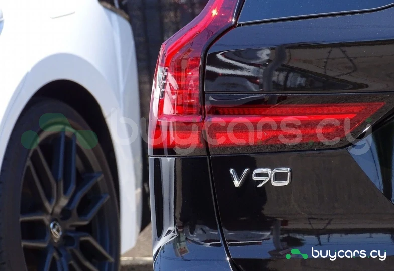 Volvo V90 Черный