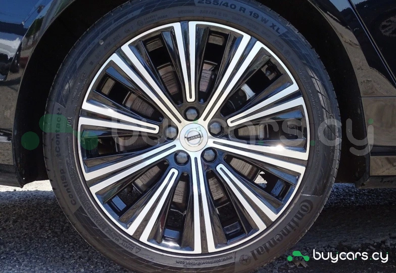 Volvo V90 Черный