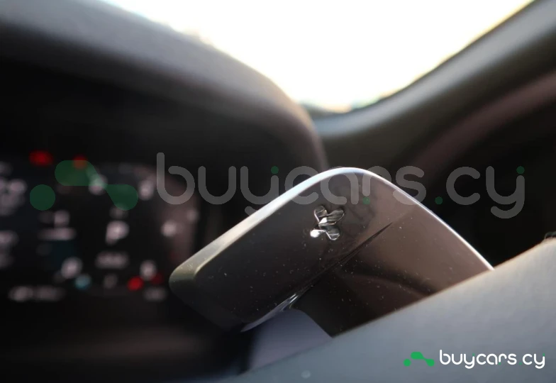 Land Rover Discovery Sport White