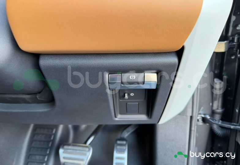 Land Rover Defender Grey