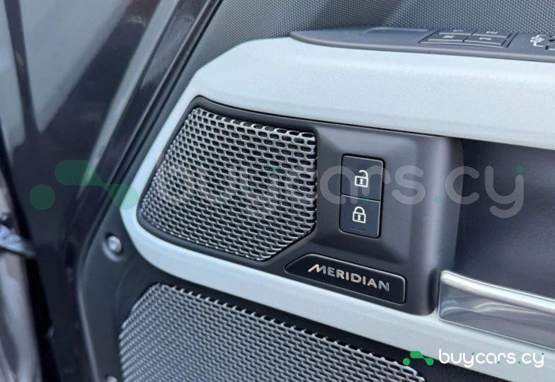 Land Rover Defender Grey