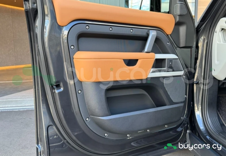 Land Rover Defender Grey