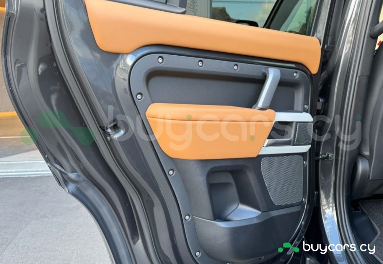 Land Rover Defender Grey