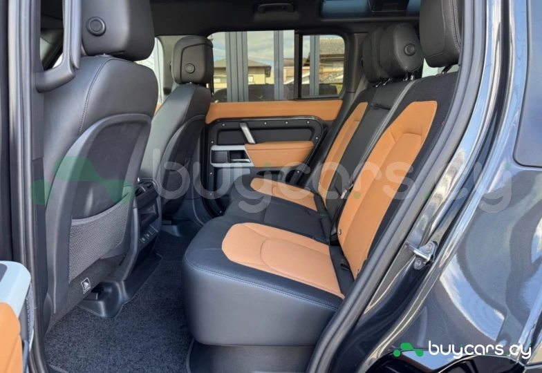 Land Rover Defender Grey