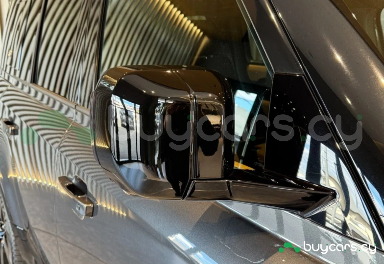 Land Rover Defender Grey