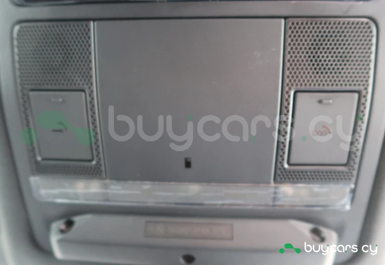 Land Rover Discovery Sport White