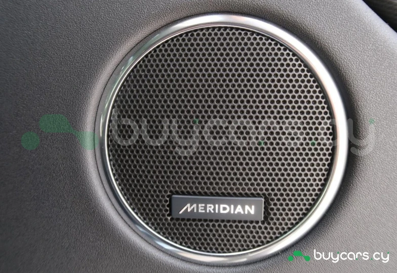 Land Rover Discovery Sport White