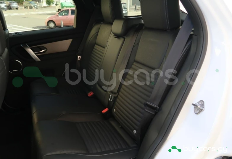 Land Rover Discovery Sport White