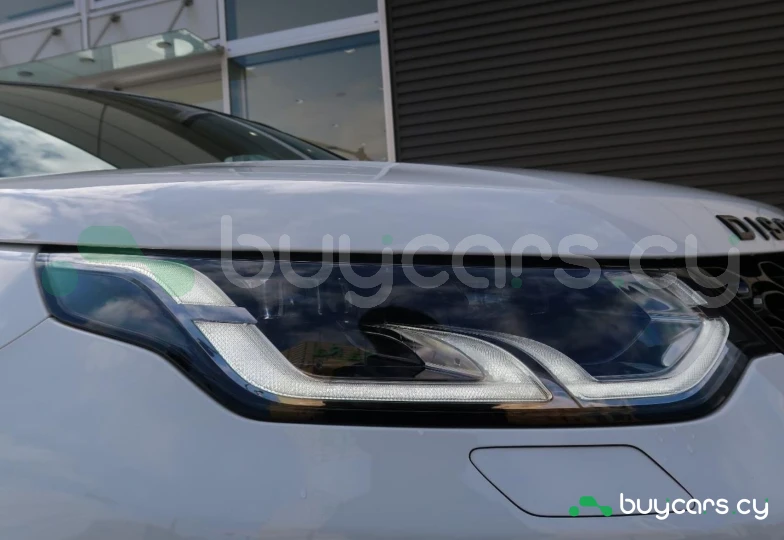 Land Rover Discovery Sport White