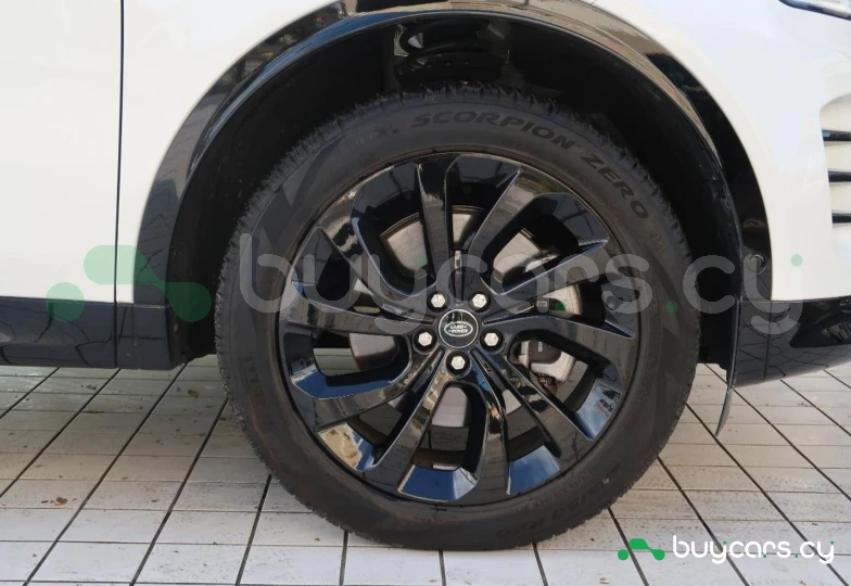 Land Rover Discovery Sport White