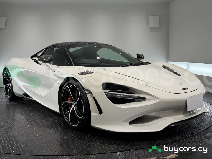 McLaren 750S Белый