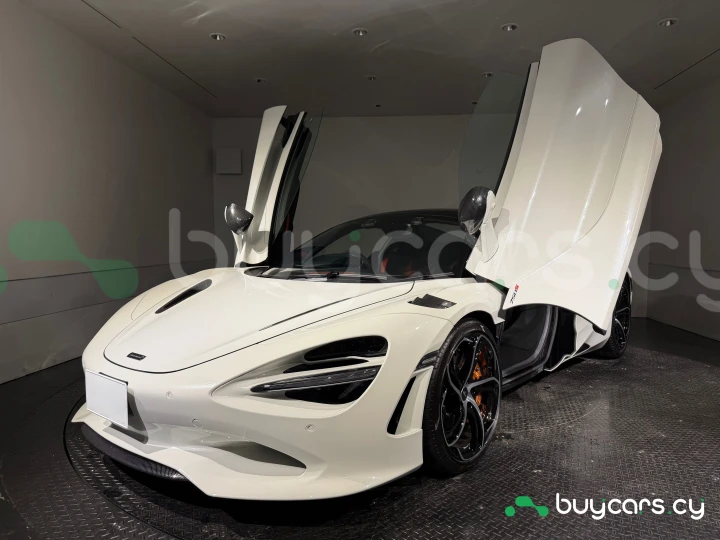 McLaren 750S Белый