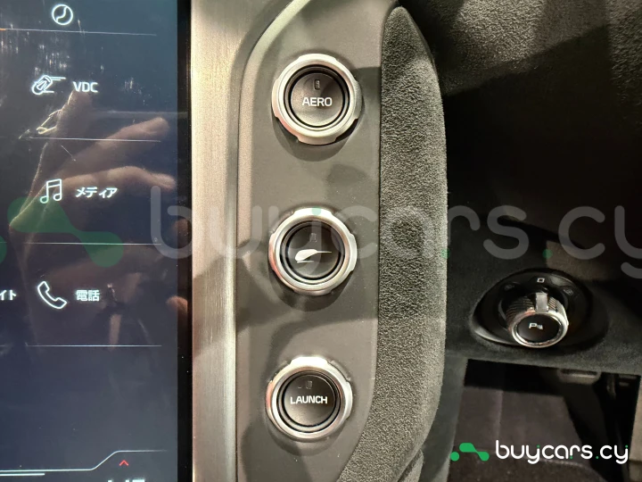 McLaren 750S Белый