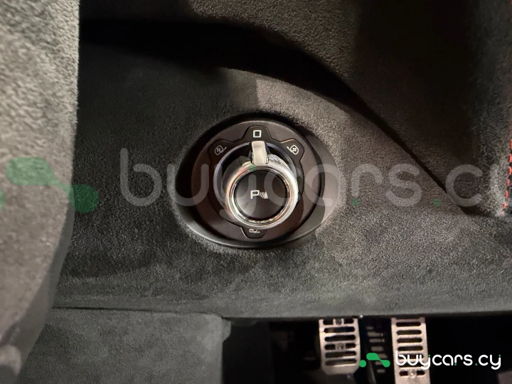 McLaren 750S Белый