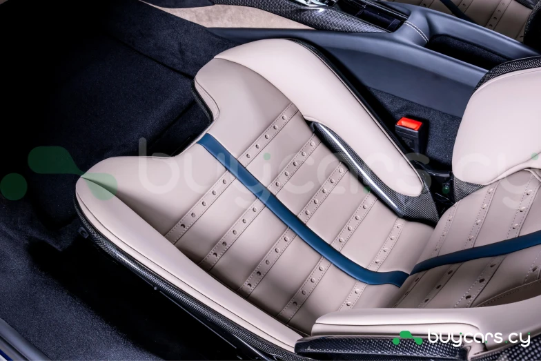 Ferrari 296 Синий