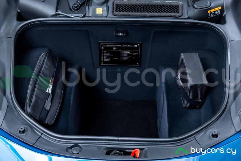 Ferrari 296 Синий